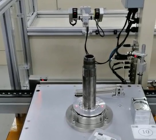 激光位移LC-S400MP检测法兰放在轴的定位高度